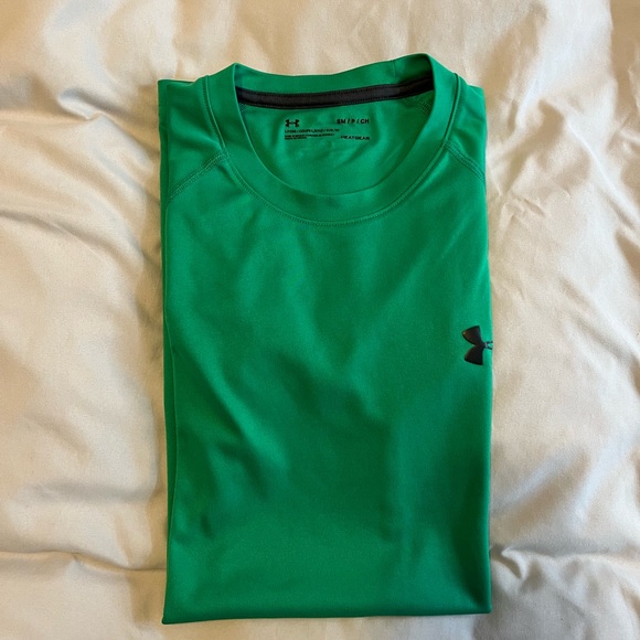 Under Armour Green Athletic T-shirt Loose Fit with HeatGear Technolgy - Picture 2 of 3